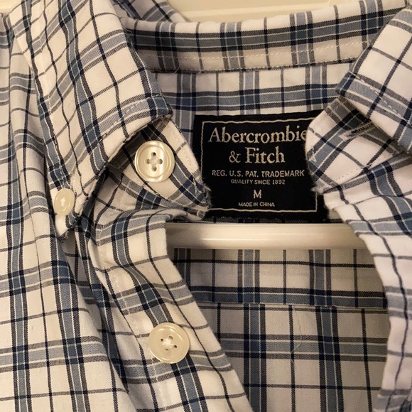 Boys medium A&F shirt .  Worn once - Picture 2 of 2